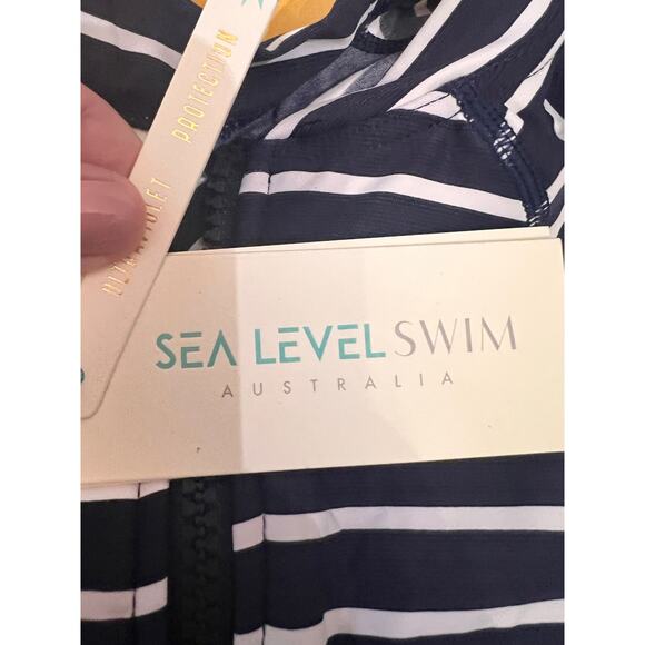 Sea Level Swim Chamarel 3/4 Sleeve Multifit Rash Vest Navy/White Womens US 6 NWT - Picture 9 of 9